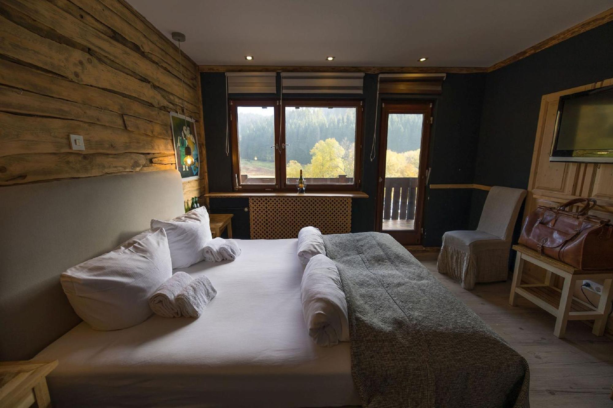 Berghotel Und Restaurant Kraeuter Chalet Furtwangen Exterior foto